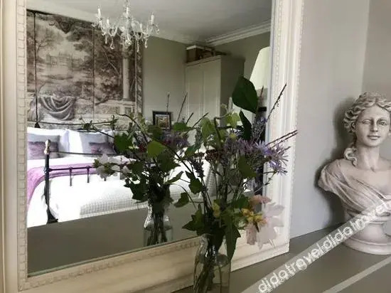 Hazel Manor