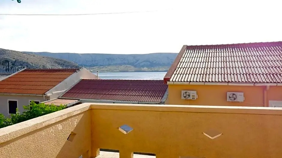 Cosy 1 bedroom apartment with sea view
