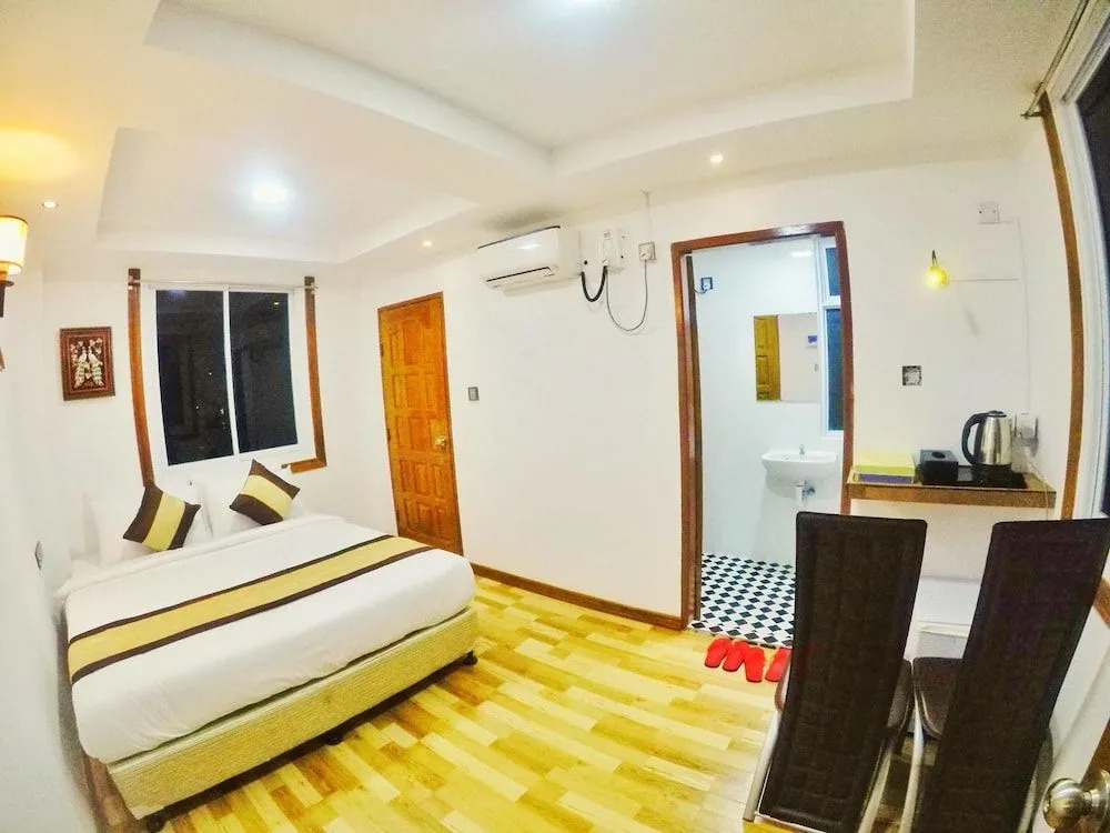 The Lodge Yangon Poshtel - Hostel