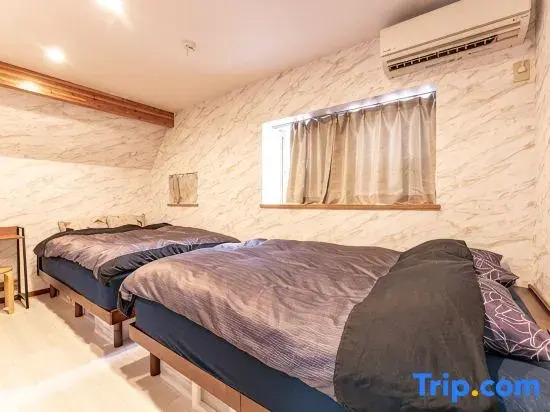 Studio House Grand Piano / near JR Shinjuku stn