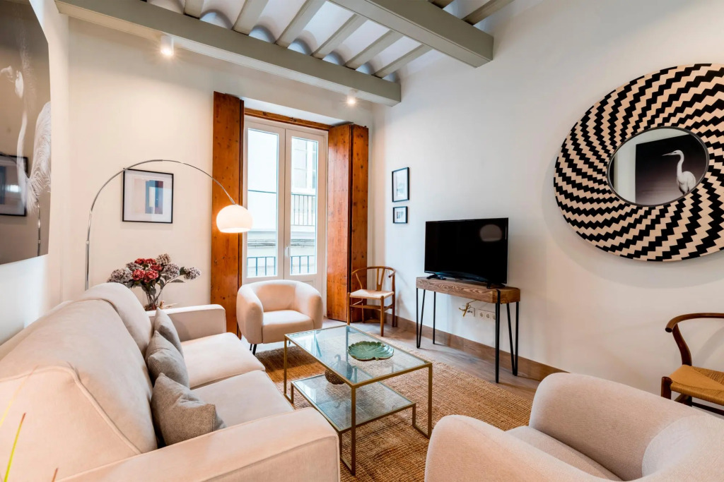 Magnificent 4 Bedroom Apartment in Cadiz Center San Antonio V