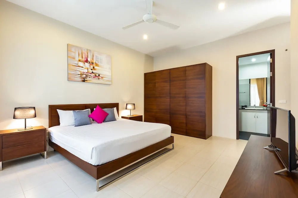 Tropical Holiday 2BR Pool Villa Greens 9