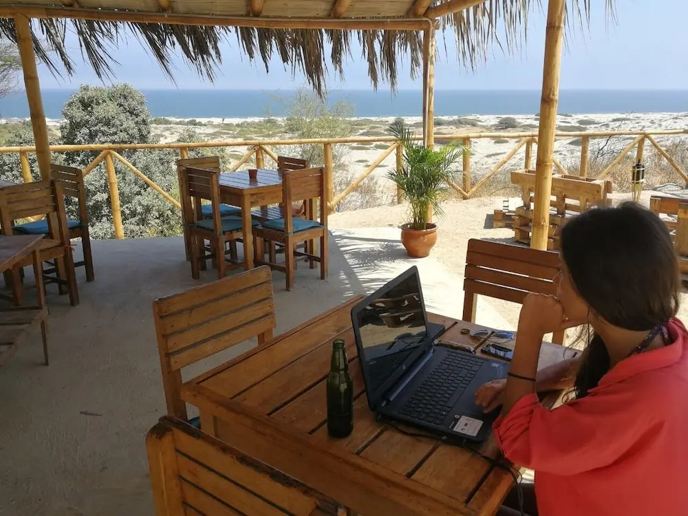 Biosfera Coworking Beach Hostel