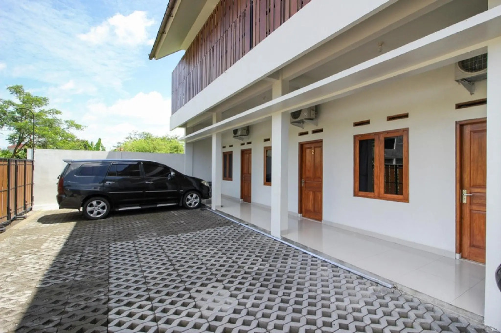 RedDoorz Syariah @ Griya Izzara Guest House