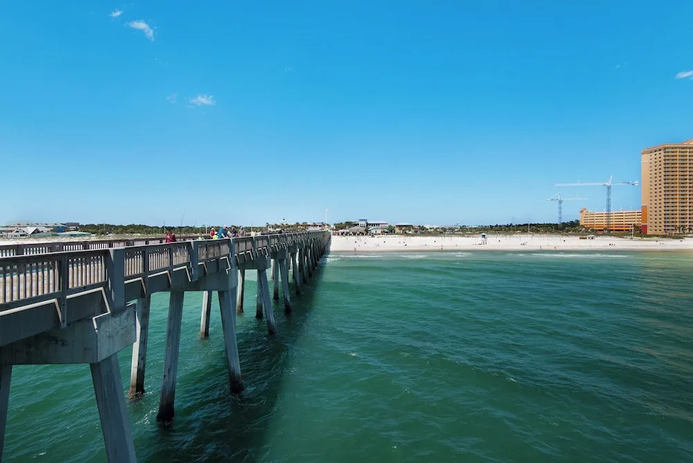 Across Street from Beach - Close to Pier Park - Sleeps 6