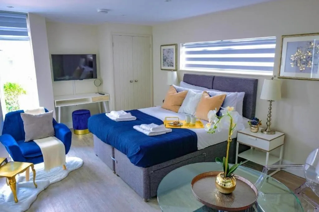 Catharine House by condokeeper