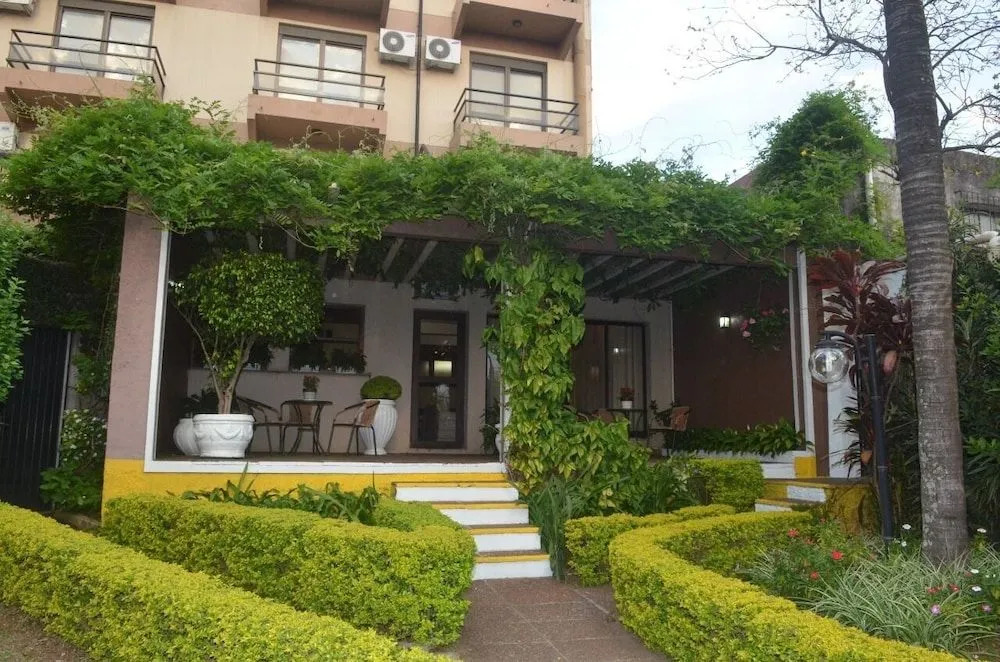 River Hotel