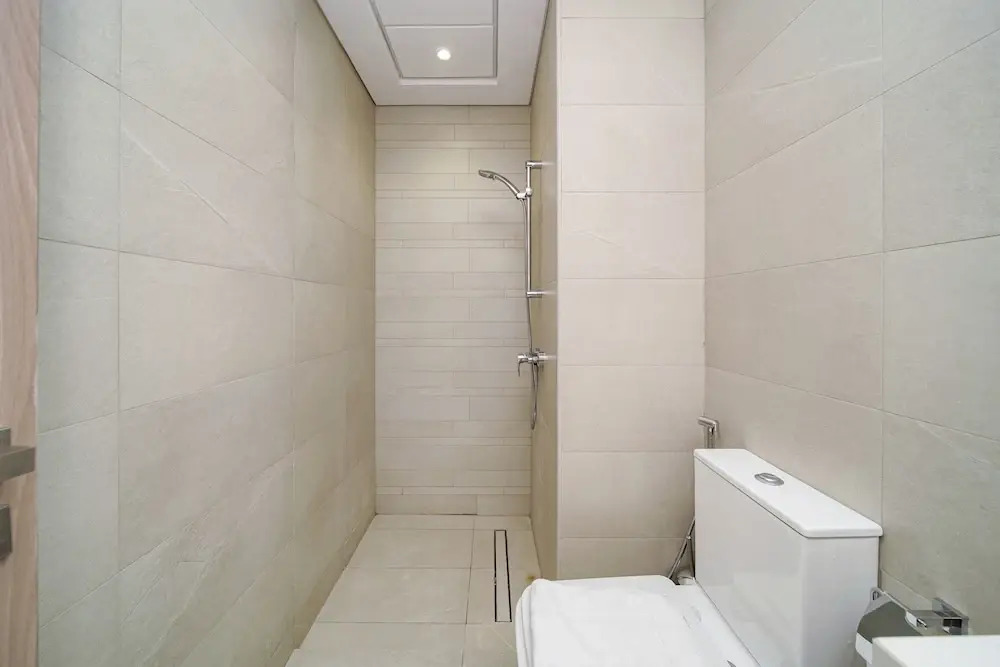 PVH - Stylish 1BR - Azizi Riviera