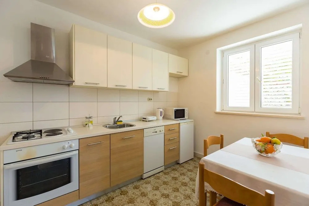 Anika Apartment