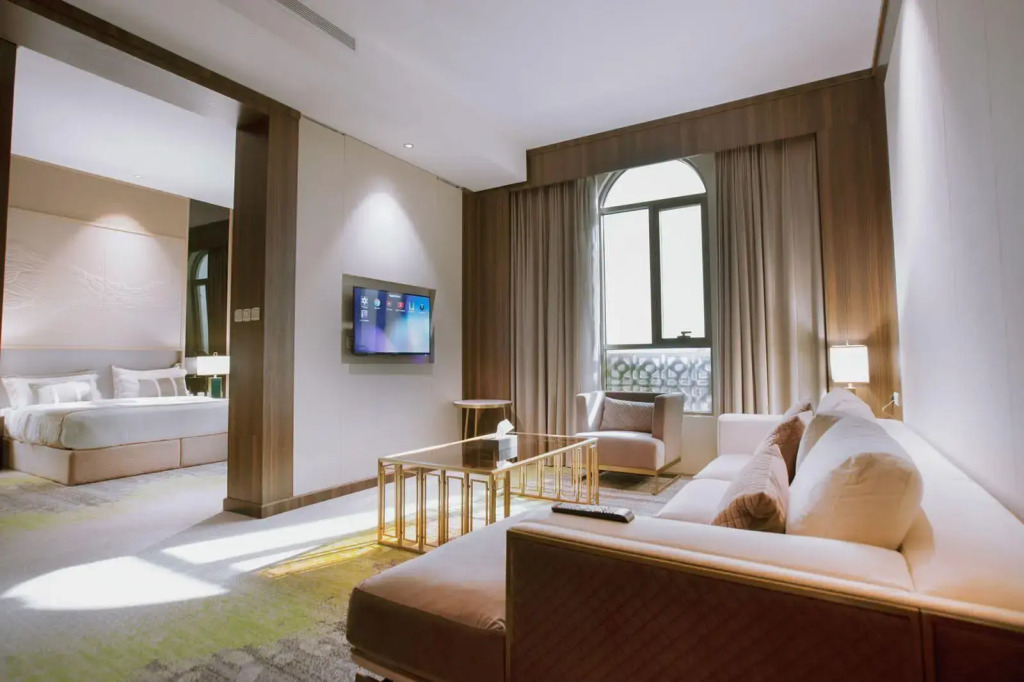 Azar hotel
