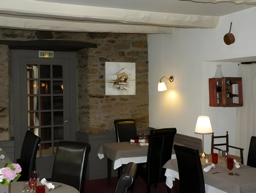 Auberge Du Cheval Blanc - Logis Hotel