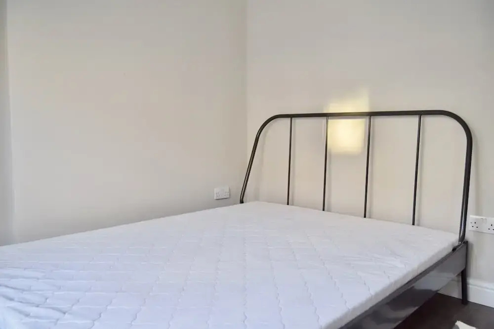 Spacious 1 Bedroom Flat With Garden