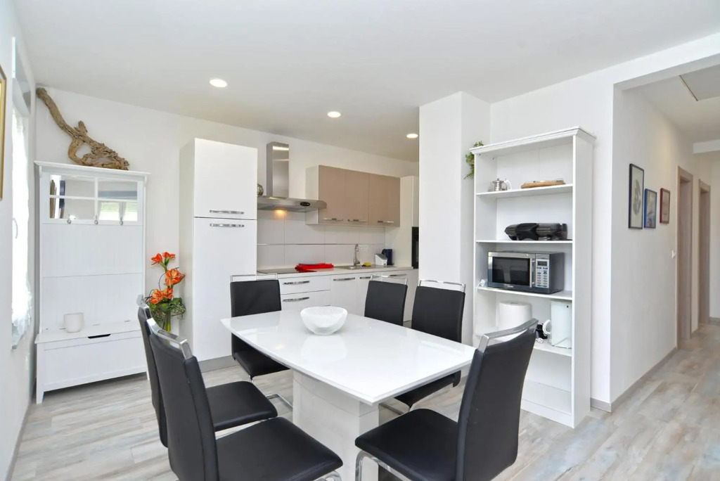 House Mirna 2177