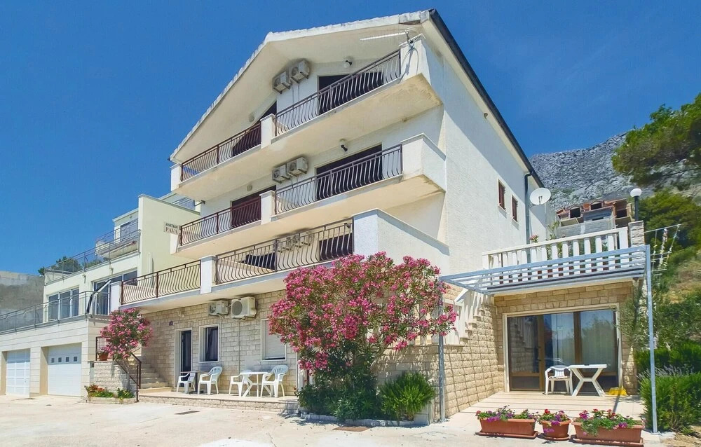 Apartments and rooms by the sea Lokva Rogoznica - Omis - 2973