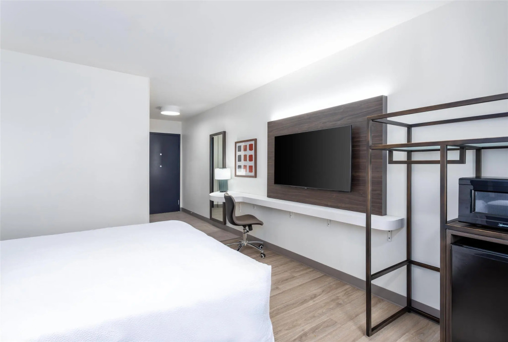 Spark by Hilton Clarion