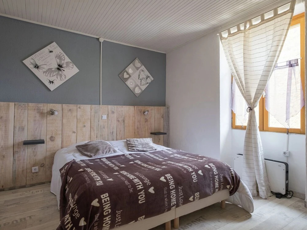 Luxurious Holiday Home with Swimming Pool in Meyrals