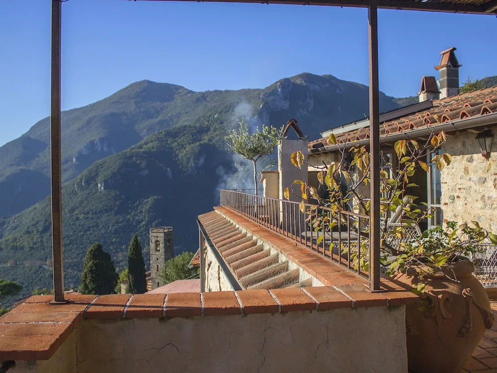 Peaceful Holiday Home in Camaiore With Terrace
