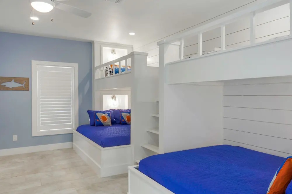 144 Sunrise Home 7 Bedrooms 6.5 Bathrooms Home