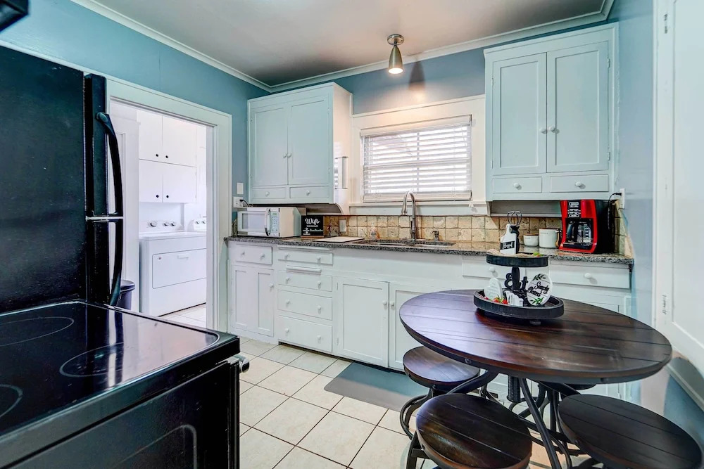 By Dtwn Lubbock! Spacious 4BR Home Near Texas Tech