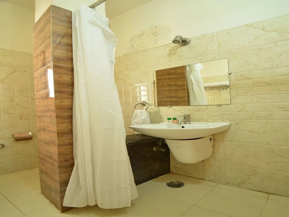 OYO 1676 Hotel Royal Punjab