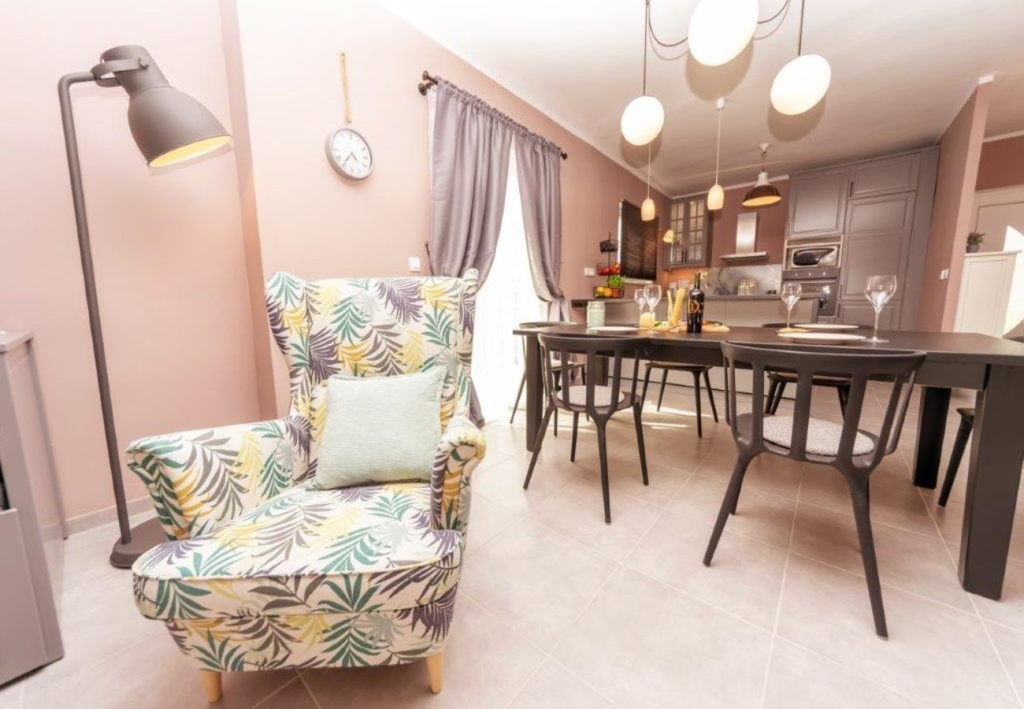 Apartment Darko 2 - 50 m from sea: A6 Sukosan, Zadar riviera