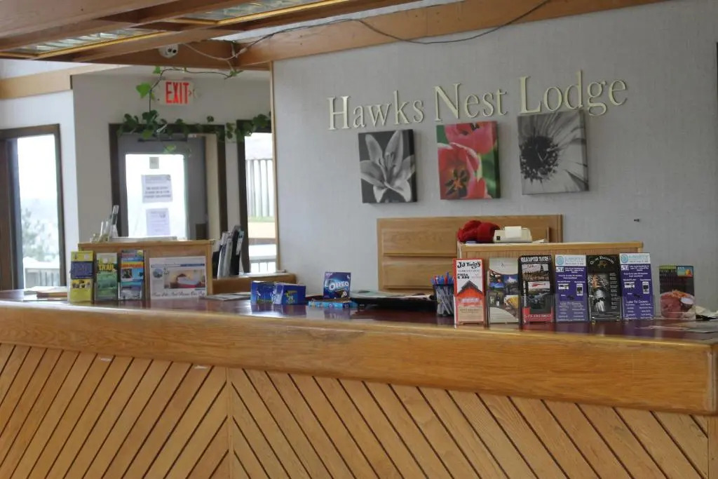 Hawks Nest Lodge