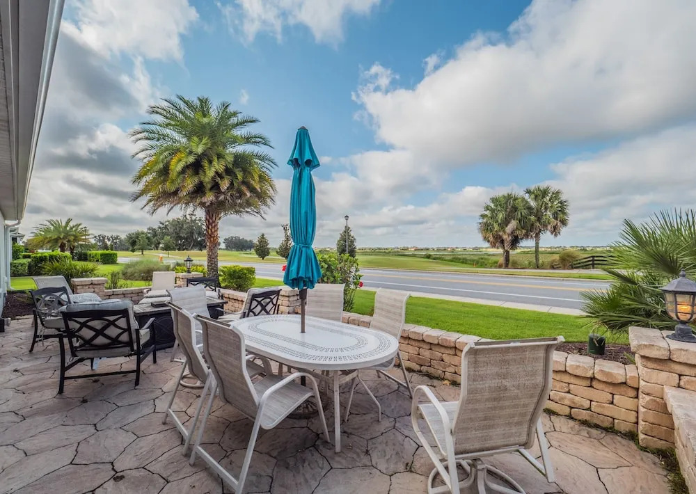Gullberry Place 1626 by White Pelican VR