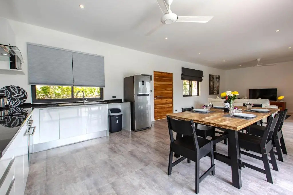 Villa Nirvana 3 Br, 500m from the beach