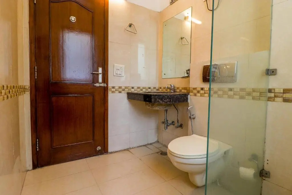 Fabhotel Imperial Inn