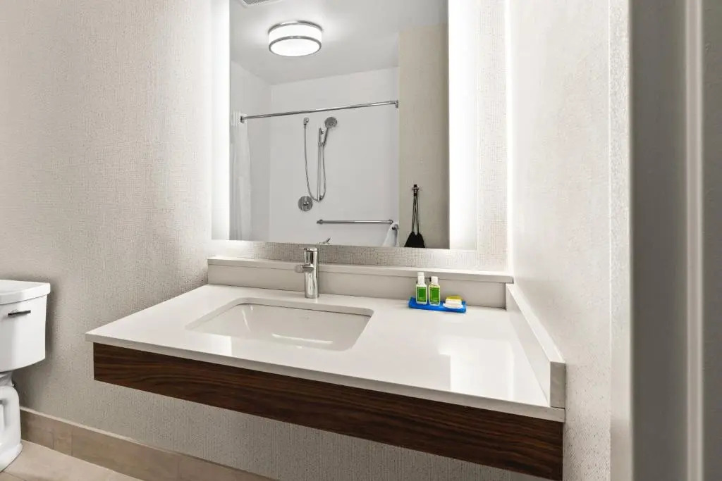 Holiday Inn Express & Suites Suisun City by IHG