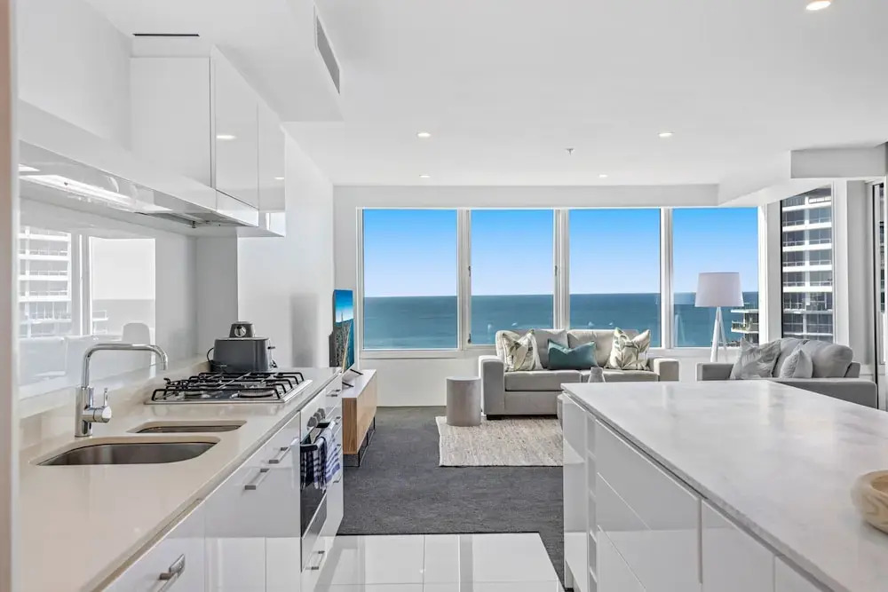 Oceanview 2-bed With Pool, Sauna, Gym & Parking