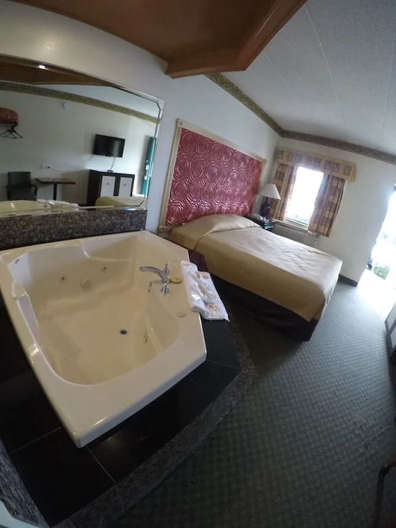 Luxe Inn and Suites