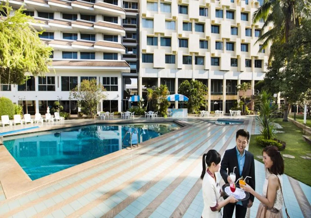 Charoen Hotel