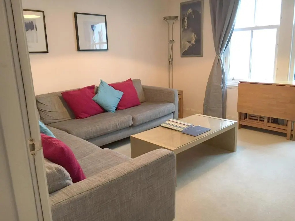 Lovely 2 Bedroom Apt in Ballater on the River Dee