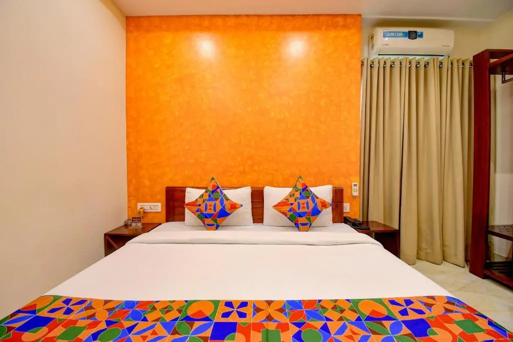 FabHotel Prime Grand Palace