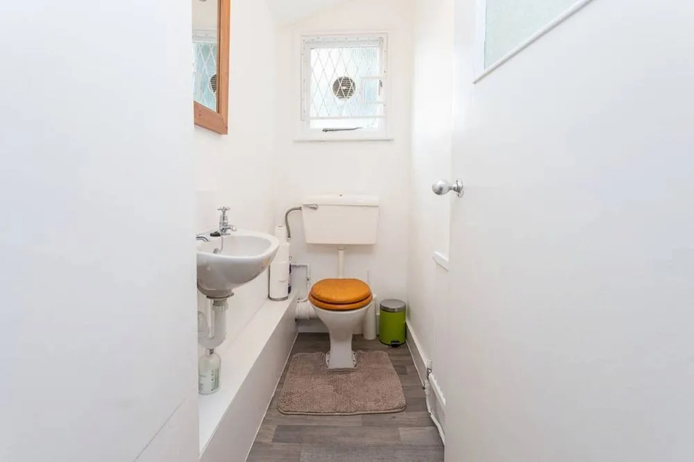 Stunning, Spacious Townhouse Moments From Camden