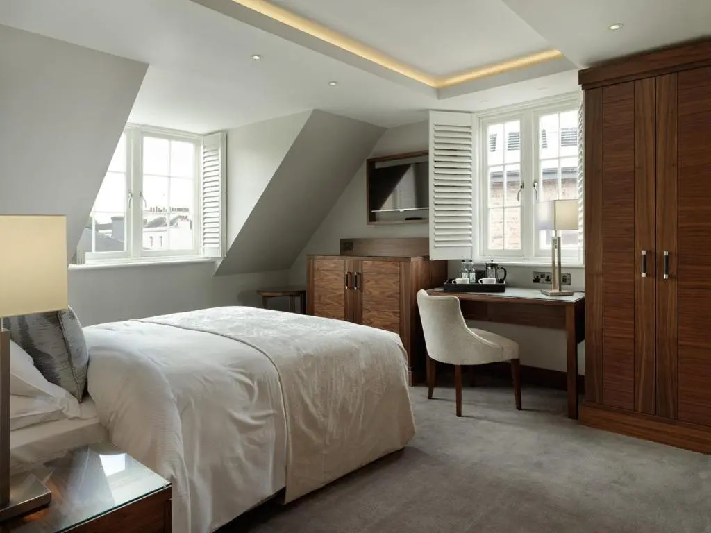 One Warwick Park Hotel