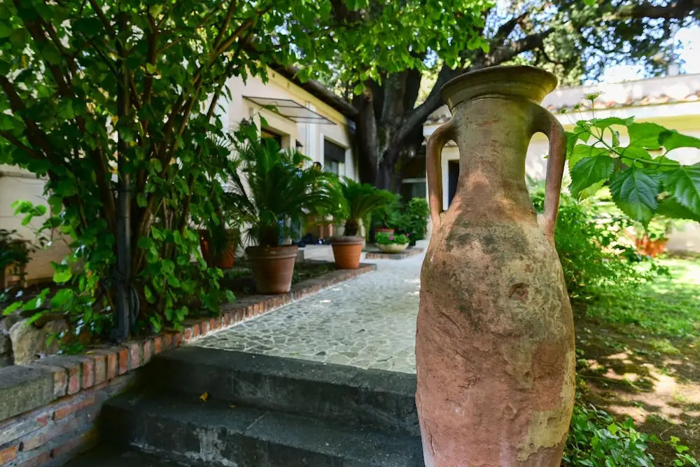 Caracalla Exclusive Property n. 2