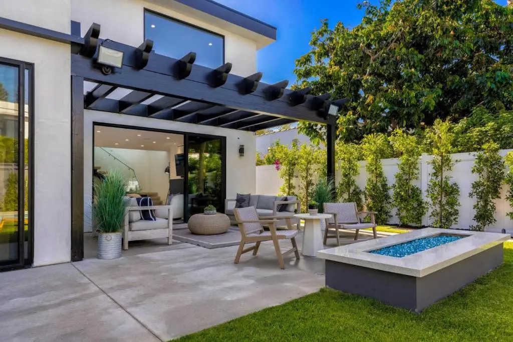 Curson Modern