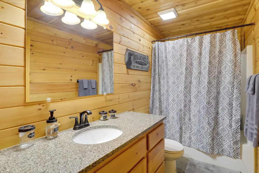 Family Cabin w/ Deck By Mark Twain Natl Forest!