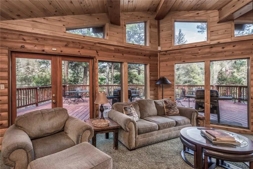 Buffalo Lodge - Seven Bedroom Cabin with Hot Tub