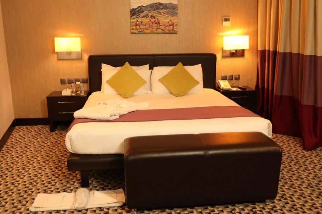 Golden Tulip Hail