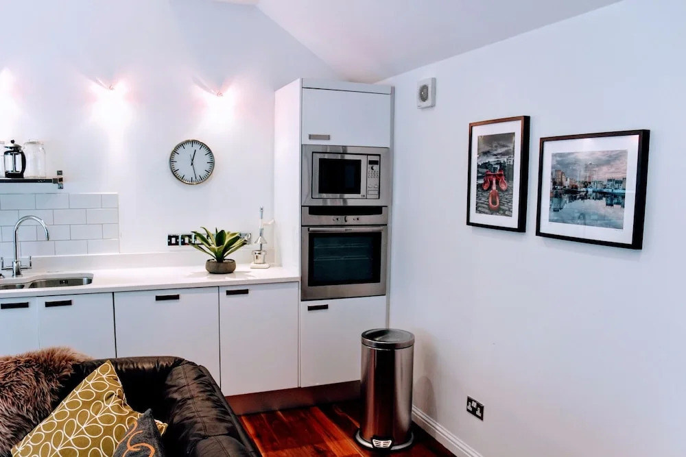 1 Bedroom House With Balcony
