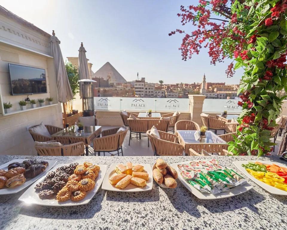 The Palace Pyramids View Hotel