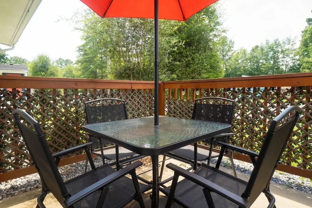 Cozy 1BR Apt - 6mi to Ft Moore