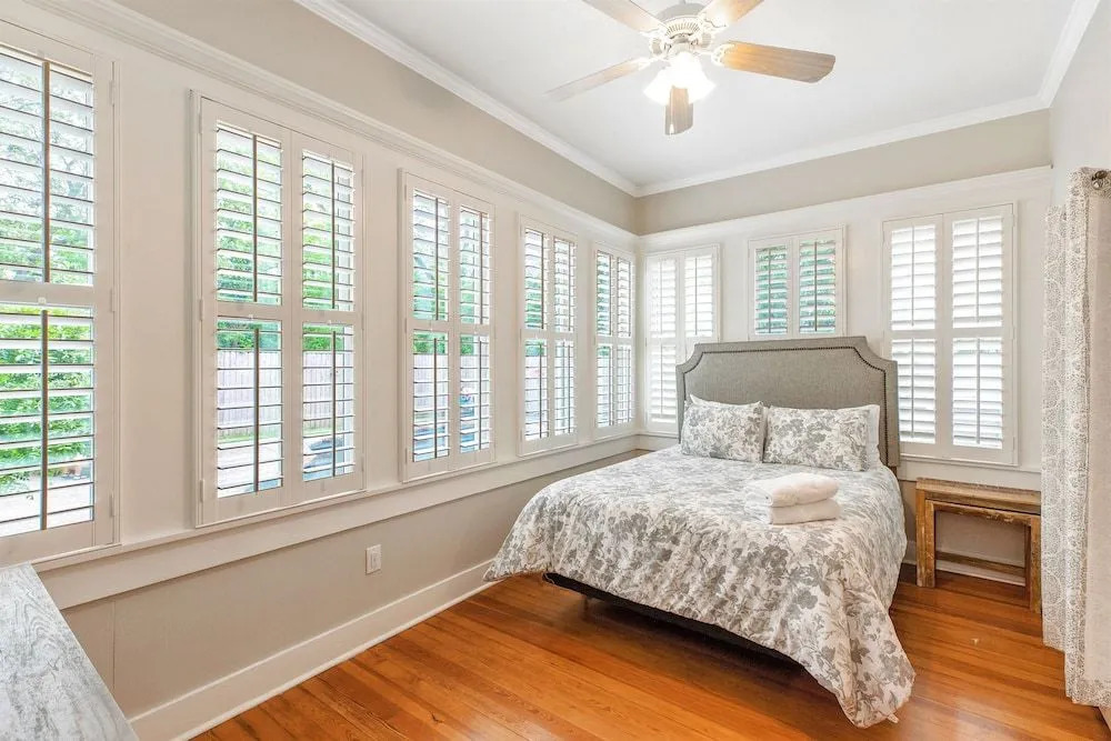 Heart of Fredericksburg w/Pool,Hot-Tub&Grill