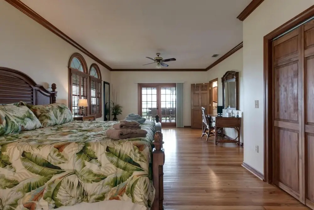 Plantation House On Palma Sola Bay Private Pool And Boat Dock 7 Bedroom Home by Redawning