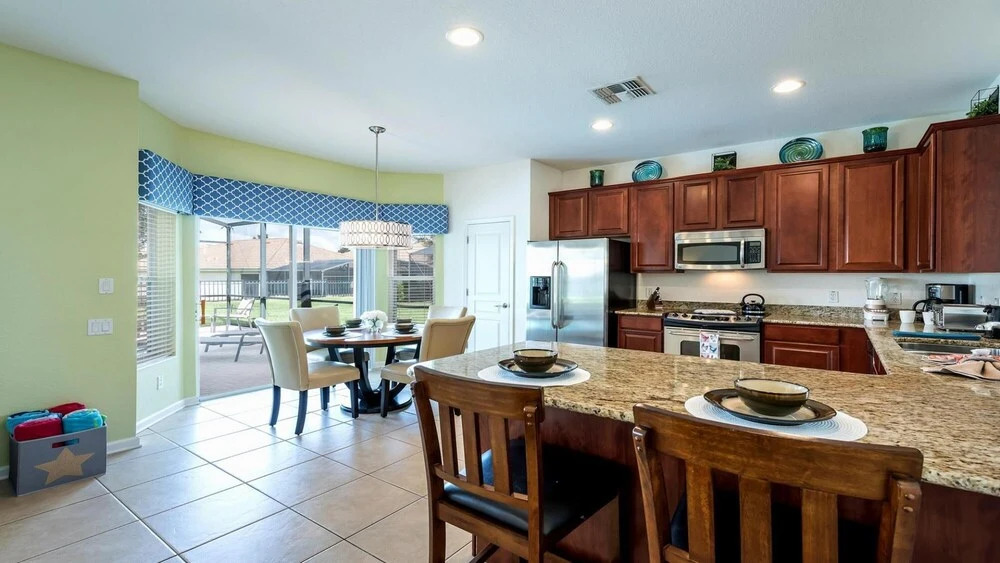 Luxurious 6BR Pool Villa 2 5 Miles to Disney