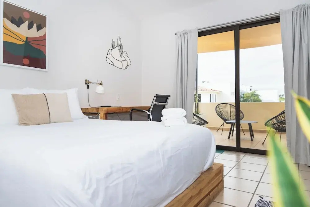 Grand Villa with Private Patio & Parking by Tasman