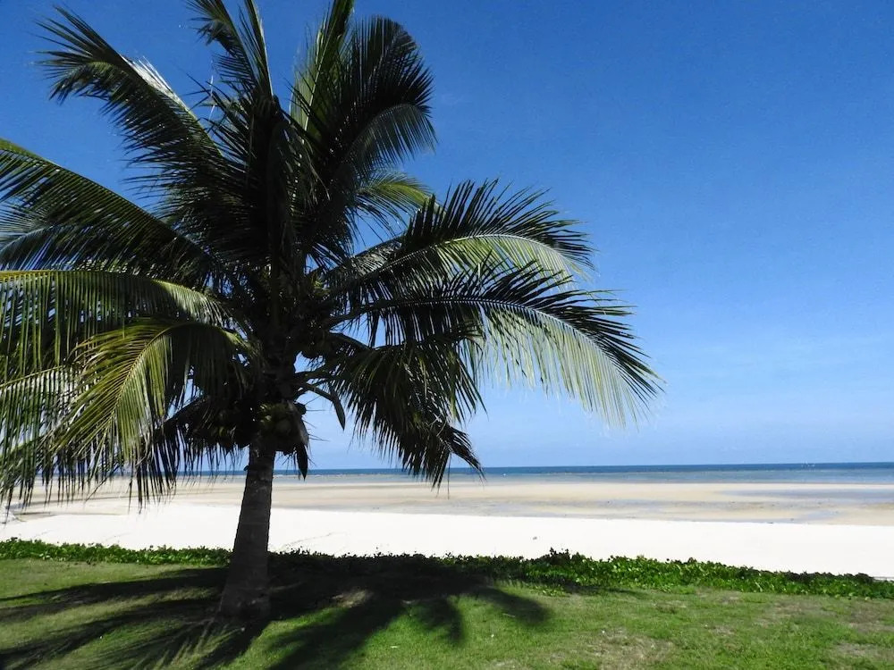 Lauras Guest House-adult only